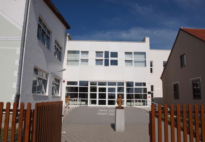 Dogradnja škole i izgradnja sportske dvorane u Šćitarjevu